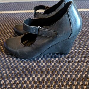 Bussola Women's Black Wedge Shoes Sz 7.5